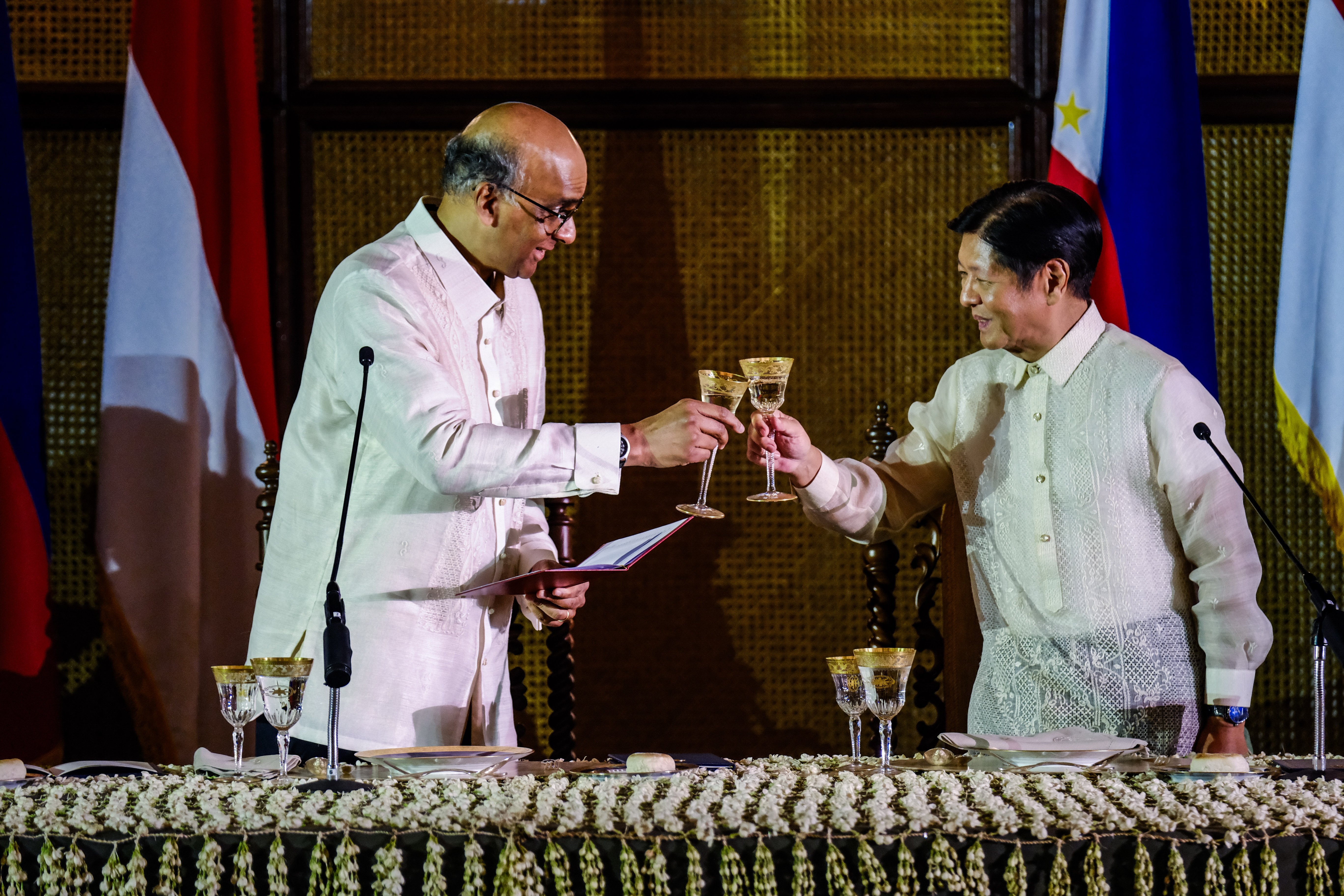Phl, Singapore exchange pacts 

